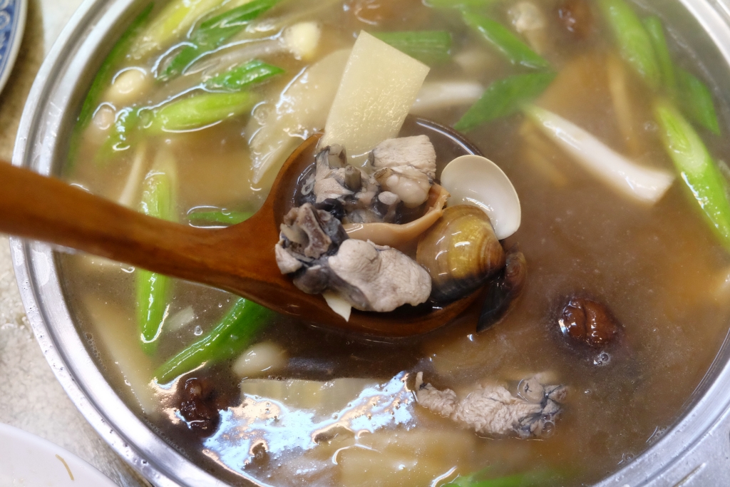 冠鴻羊雞城|堅持使用炭火的好味道,還有古早味的魷魚螺肉蒜 @飛天璇的口袋 冠鴻羊雞城|堅持使用炭火的好味道,還有古早味的魷魚螺肉蒜 @飛天璇的口袋