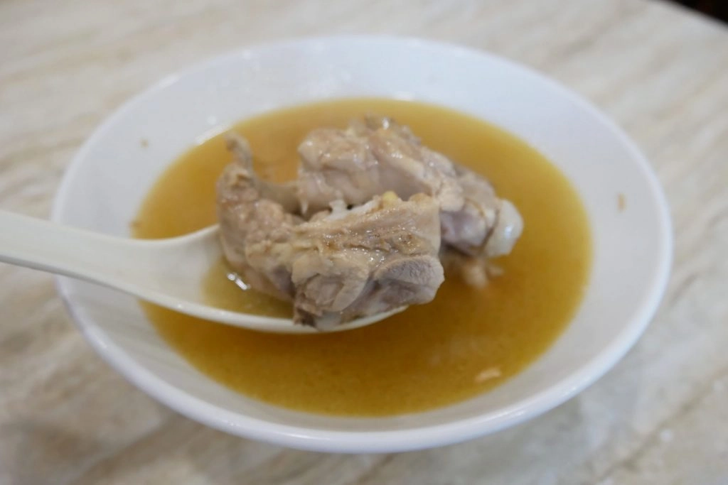 台中南屯｜羅家古早味．網友推薦好吃麻油雞，台中米其林必比登推薦 @飛天璇的口袋