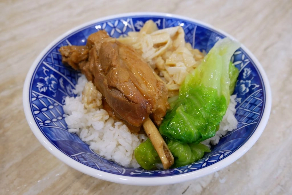 台中南屯｜羅家古早味．網友推薦好吃麻油雞，台中米其林必比登推薦 @飛天璇的口袋