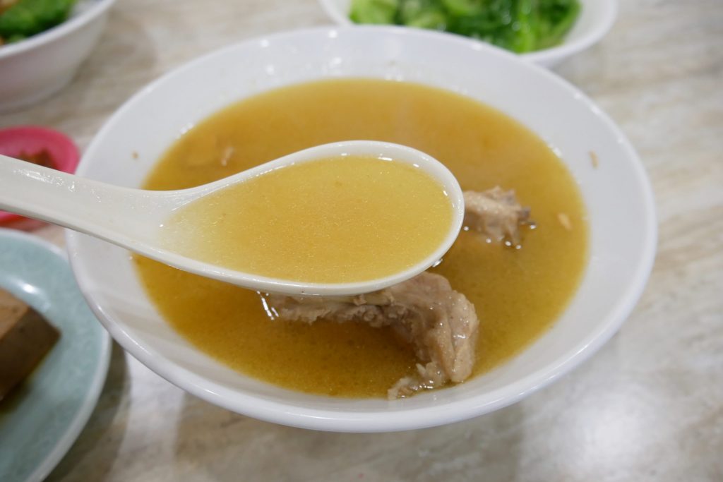 台中南屯｜羅家古早味．網友推薦好吃麻油雞，台中米其林必比登推薦 @飛天璇的口袋