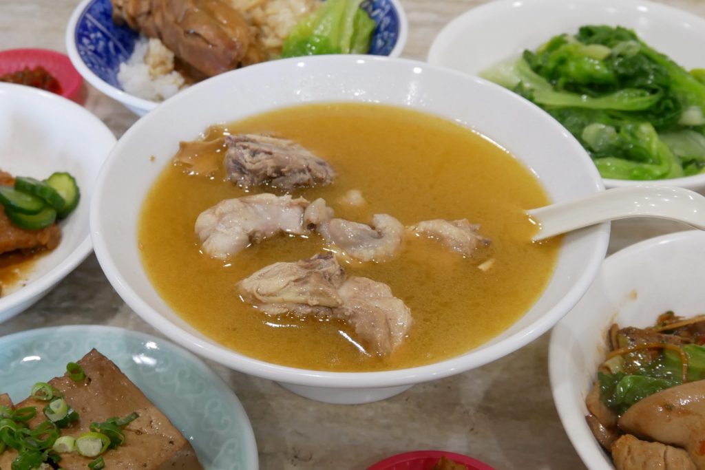 台中南屯｜羅家古早味．網友推薦好吃麻油雞，台中米其林必比登推薦 @飛天璇的口袋