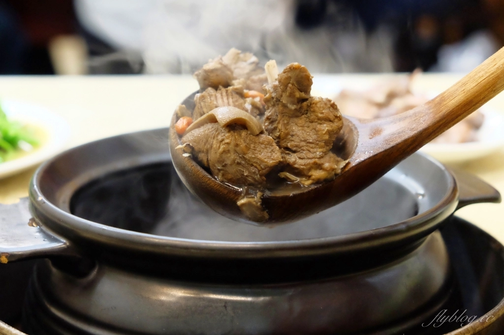 冠鴻羊雞城|堅持使用炭火的好味道,還有古早味的魷魚螺肉蒜 @飛天璇的口袋 冠鴻羊雞城|堅持使用炭火的好味道,還有古早味的魷魚螺肉蒜 @飛天璇的口袋