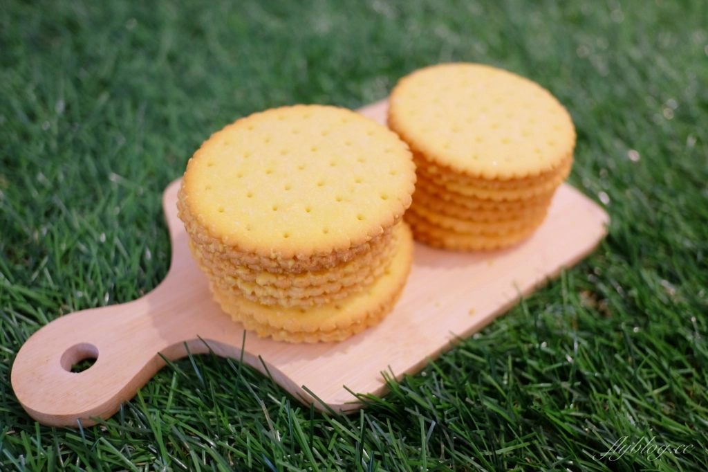 嘉義西區｜福義軒總店：嘉義熱銷的傳奇名店，蛋捲要外面攤子才買得到 @飛天璇的口袋