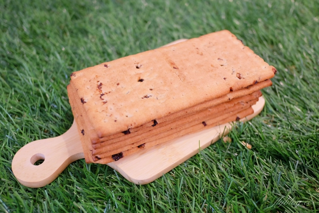 嘉義西區｜福義軒總店：嘉義熱銷的傳奇名店，蛋捲要外面攤子才買得到 @飛天璇的口袋