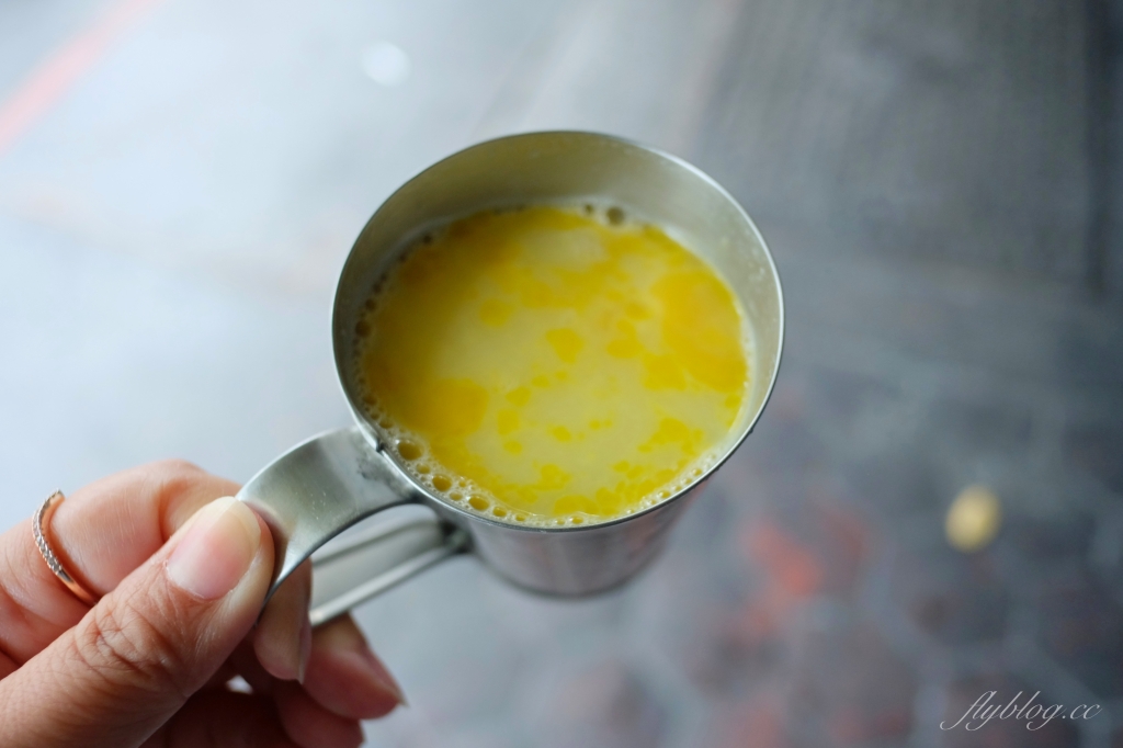 嘉義東區|包氏炭燒杏仁茶.嘉義南門圓環旁80年老攤,早餐杏仁茶加油條的古早味 @飛天璇的口袋 嘉義東區|包氏炭燒杏仁茶.嘉義南門圓環旁80年老攤,早餐杏仁茶加油條的古早味 @飛天璇的口袋