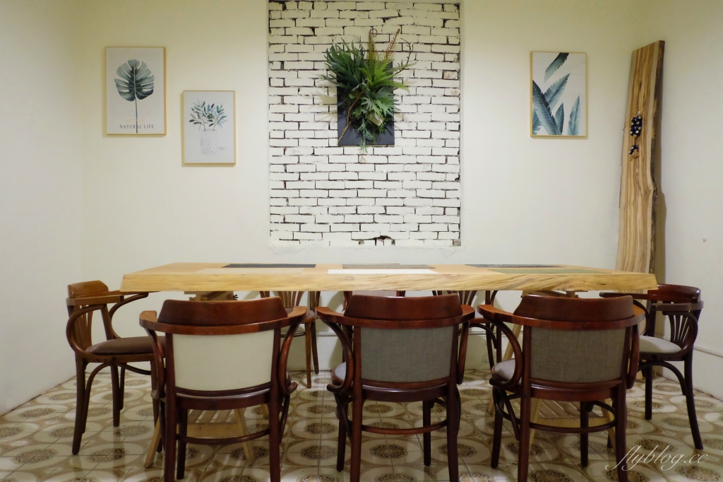 【台中北屯】果樹咖啡：北屯溫馨早午餐店推薦，結合服飾、小物和餐廳複合式經營 @飛天璇的口袋