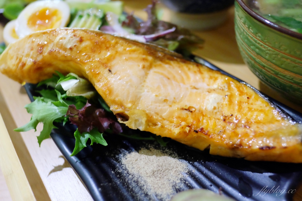 【台中北屯】果樹咖啡：北屯溫馨早午餐店推薦，結合服飾、小物和餐廳複合式經營 @飛天璇的口袋