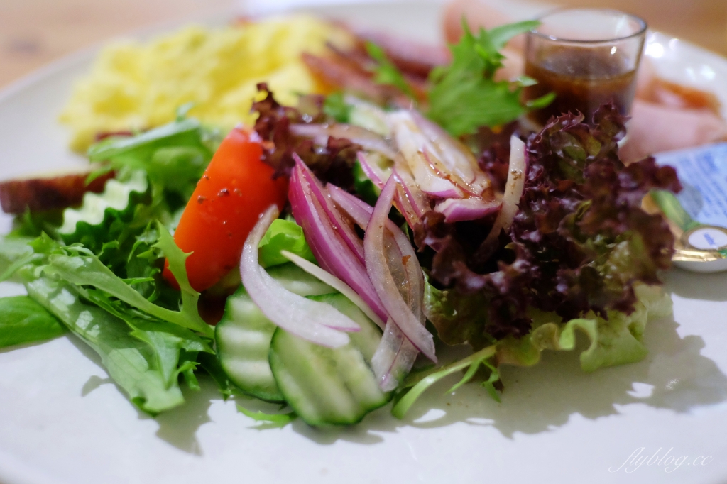 【台中北屯】果樹咖啡：北屯溫馨早午餐店推薦，結合服飾、小物和餐廳複合式經營 @飛天璇的口袋