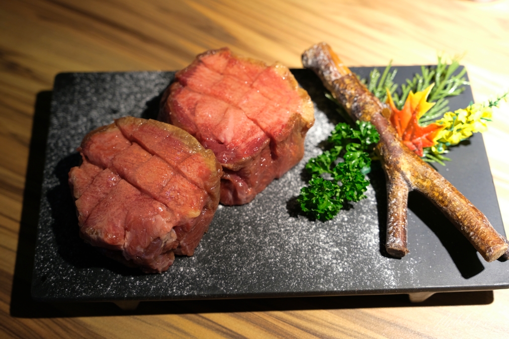 台中西屯｜大股熟成燒肉專門．全台首創清酒投幣機的燒肉店，專人桌邊代烤的奢華享受 @飛天璇的口袋