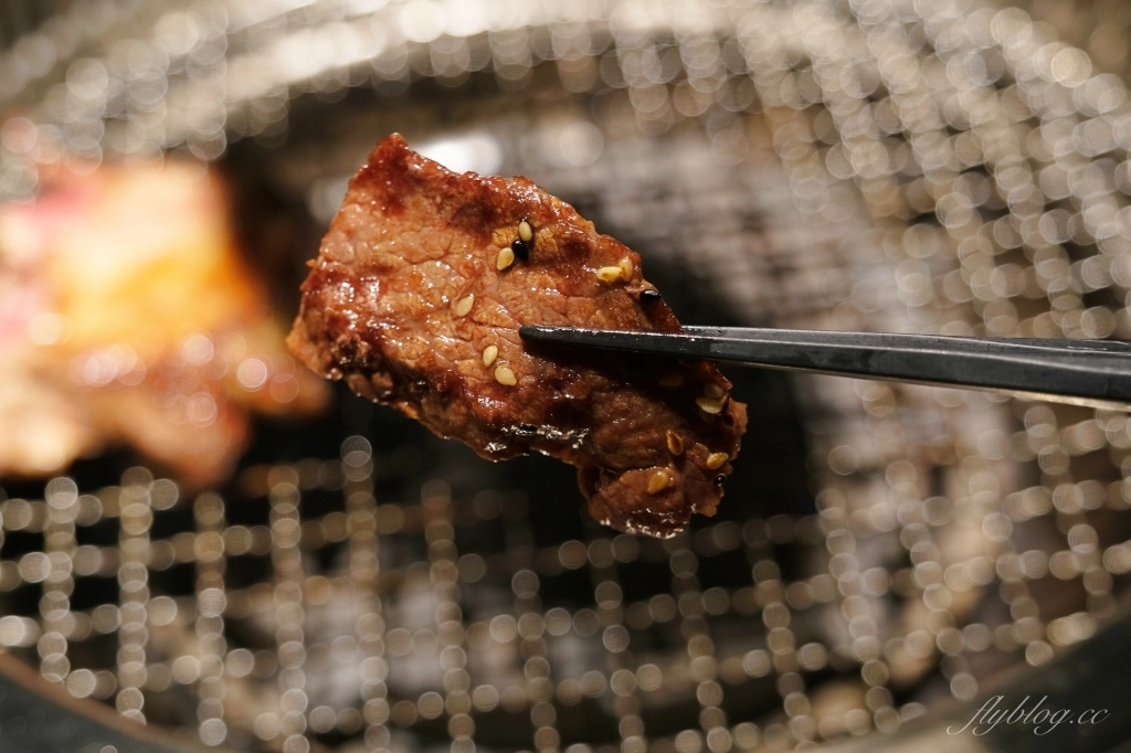 台中西屯｜大股熟成燒肉專門．全台首創清酒投幣機的燒肉店，專人桌邊代烤的奢華享受 @飛天璇的口袋