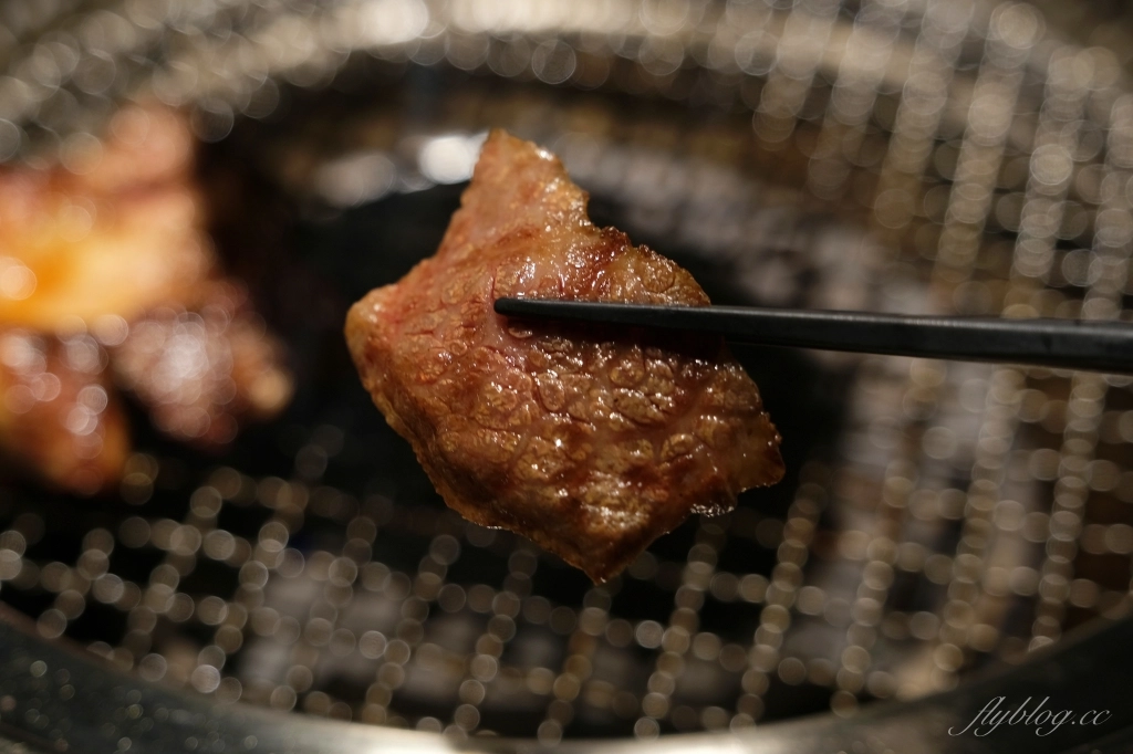 台中西屯｜大股熟成燒肉專門．全台首創清酒投幣機的燒肉店，專人桌邊代烤的奢華享受 @飛天璇的口袋