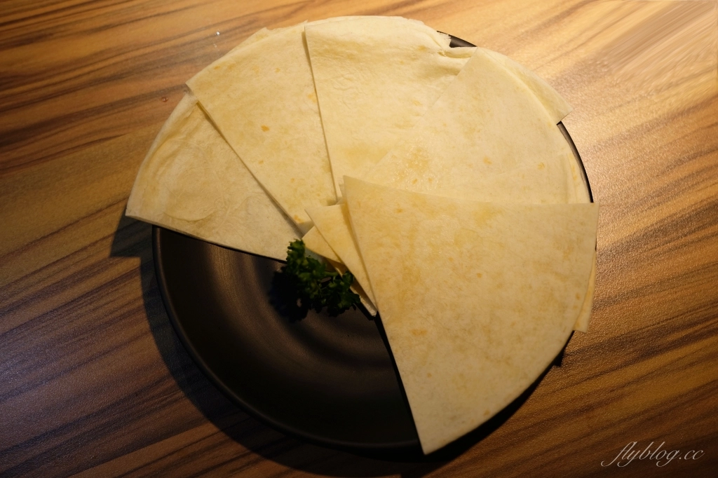 台中西屯｜大股熟成燒肉專門．全台首創清酒投幣機的燒肉店，專人桌邊代烤的奢華享受 @飛天璇的口袋