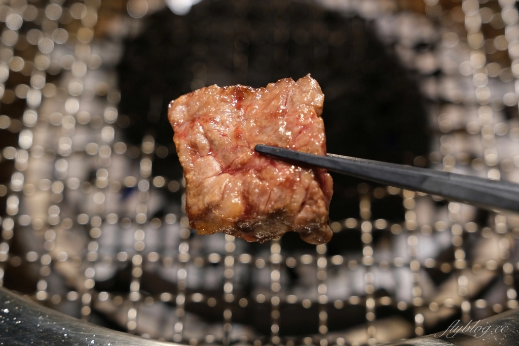 台中西屯｜大股熟成燒肉專門．全台首創清酒投幣機的燒肉店，專人桌邊代烤的奢華享受 @飛天璇的口袋