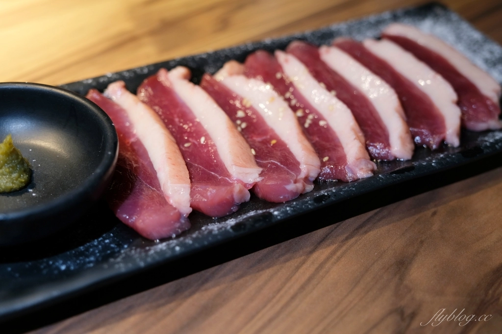 台中西屯｜大股熟成燒肉專門．全台首創清酒投幣機的燒肉店，專人桌邊代烤的奢華享受 @飛天璇的口袋