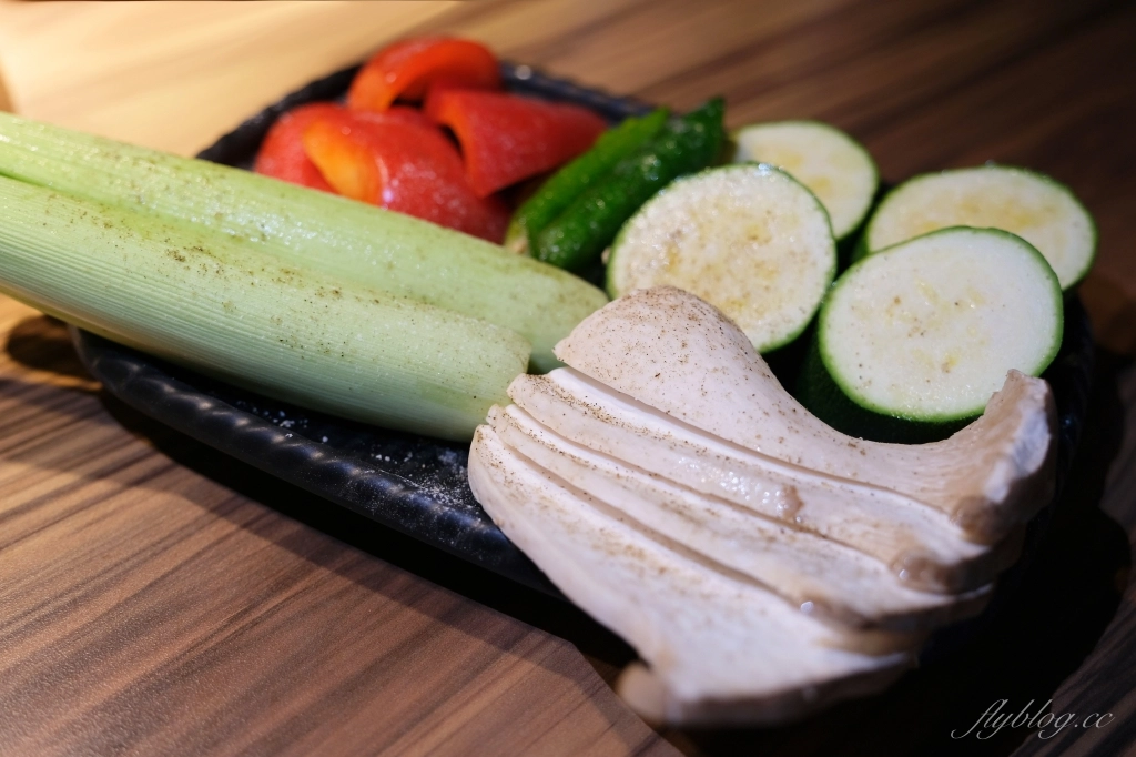 台中西屯｜大股熟成燒肉專門．全台首創清酒投幣機的燒肉店，專人桌邊代烤的奢華享受 @飛天璇的口袋