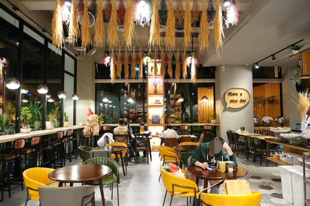 【彰化田中】田中文旅，田中火車站步行三分鐘，晚上還有免費宵夜和泡麵 @飛天璇的口袋