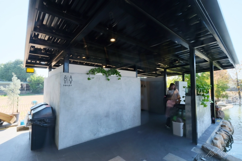 田中央豚將拉麵｜位於彰化田中的鳥居拉麵，浪漫的落羽松水池造景 @飛天璇的口袋