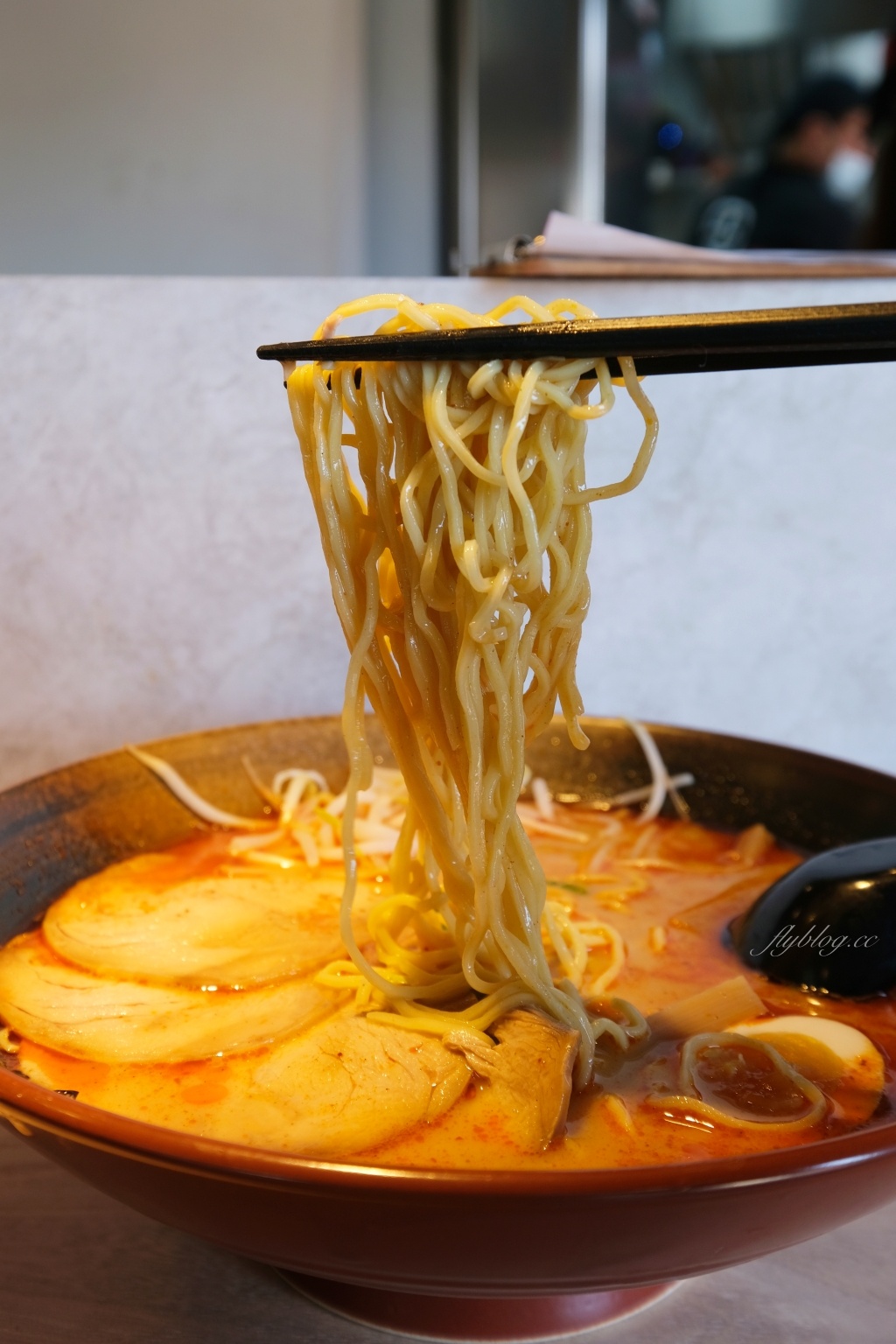 田中央豚將拉麵｜位於彰化田中的鳥居拉麵，浪漫的落羽松水池造景 @飛天璇的口袋