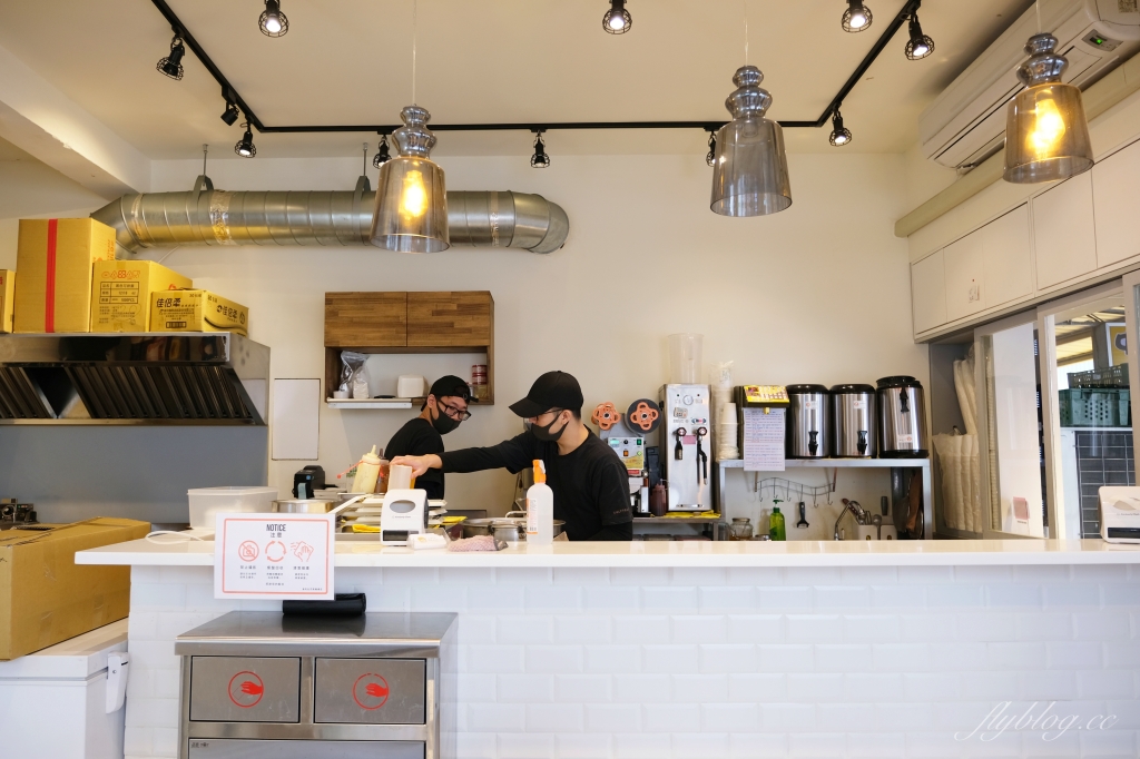 台北中正｜OnlyToast偷吃吐司專賣店．南機場總店，韓風吐司連鎖專賣店，冬季限定草莓吐司上市 @飛天璇的口袋