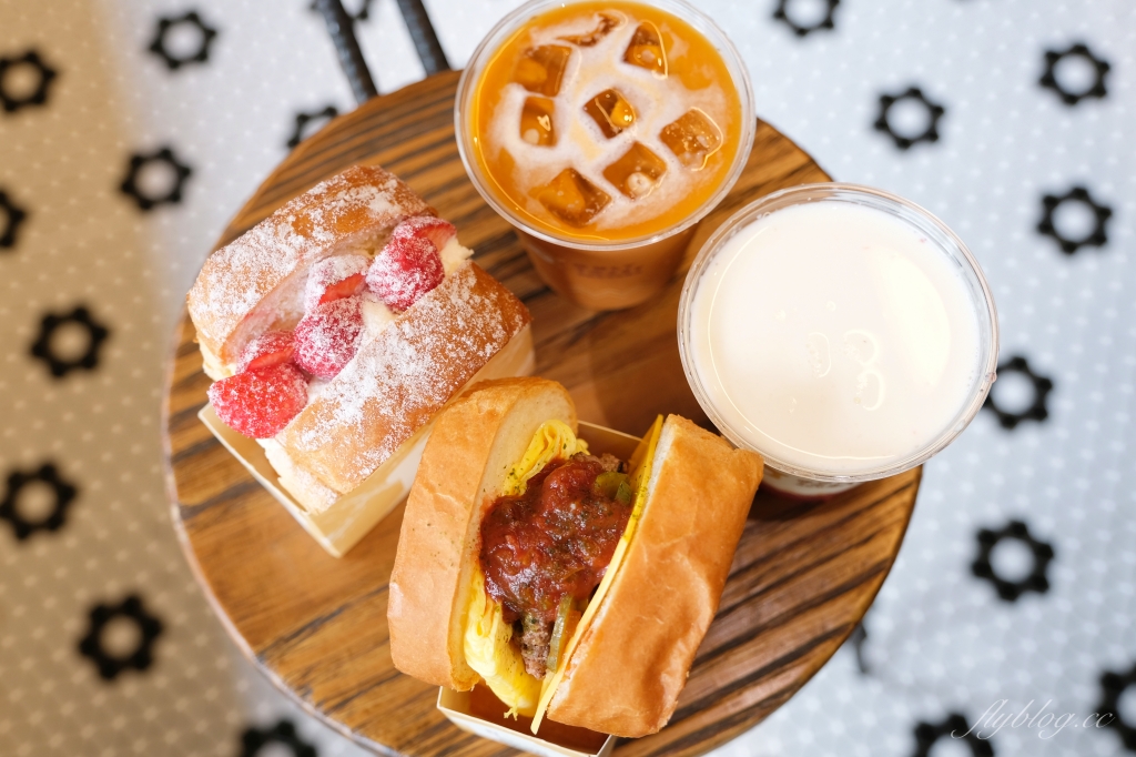 台北中正｜OnlyToast偷吃吐司專賣店．南機場總店，韓風吐司連鎖專賣店，冬季限定草莓吐司上市 @飛天璇的口袋
