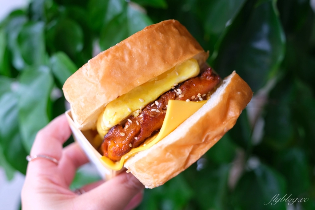 台北中正｜OnlyToast偷吃吐司專賣店．南機場總店，韓風吐司連鎖專賣店，冬季限定草莓吐司上市 @飛天璇的口袋