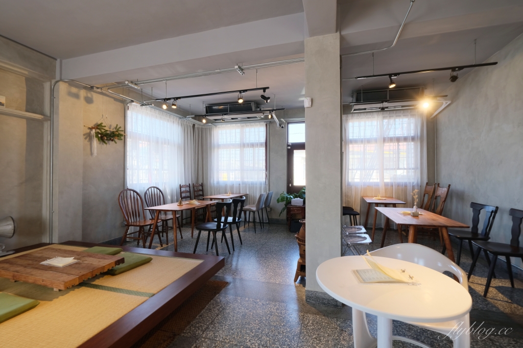 嘉義東區｜起風：嘉義充滿韻味的老宅甜點店，二樓榻榻米區是網美最愛 @飛天璇的口袋