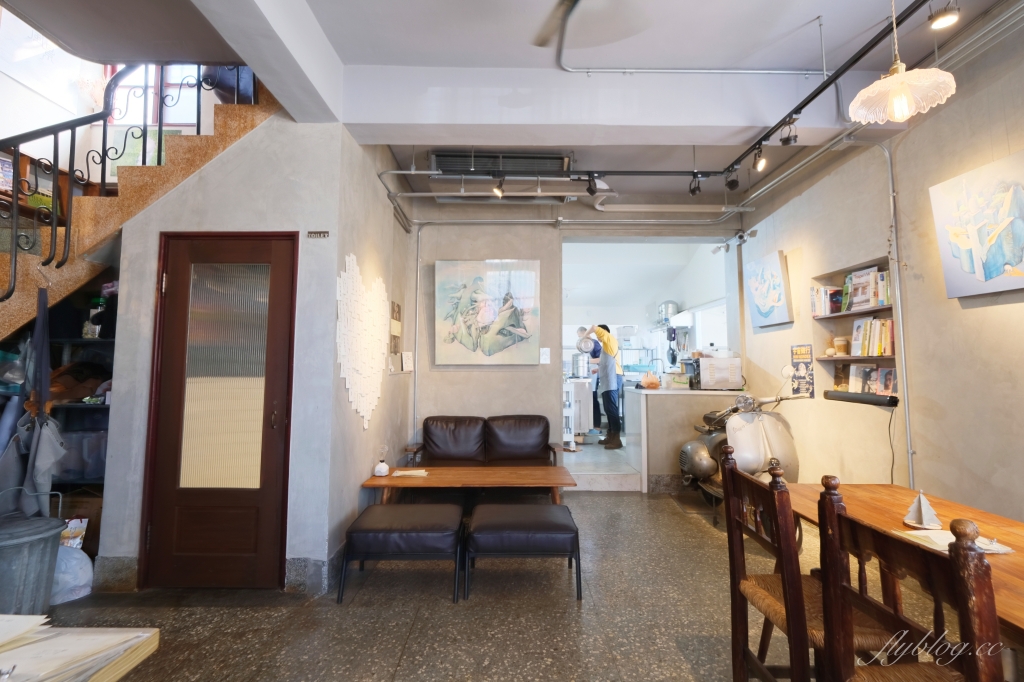 嘉義東區｜起風：嘉義充滿韻味的老宅甜點店，二樓榻榻米區是網美最愛 @飛天璇的口袋