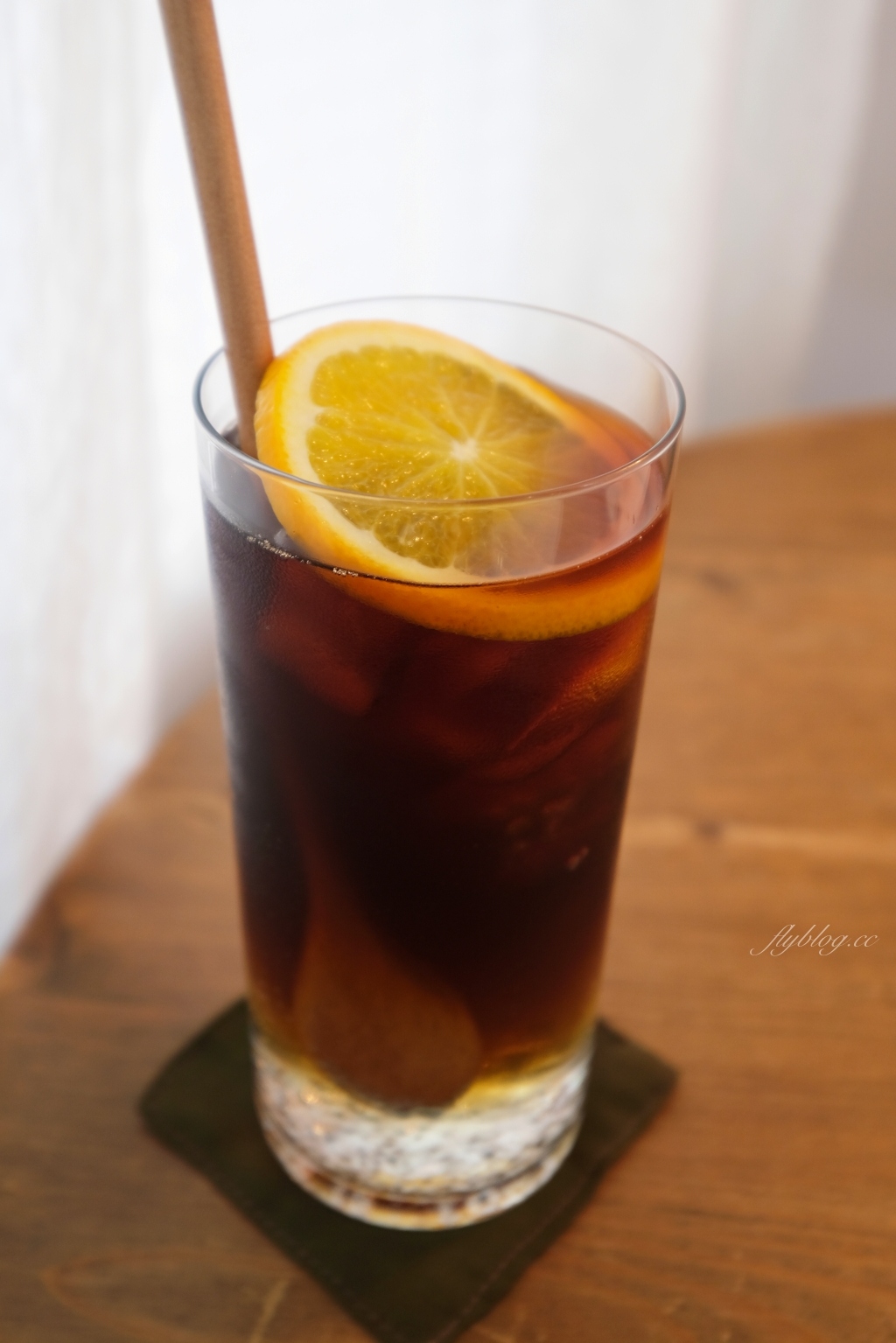 嘉義東區｜咖啡漫步：嘉義純白建築老宅咖啡館，很有溫度的空間和餐點(已歇業) @飛天璇的口袋