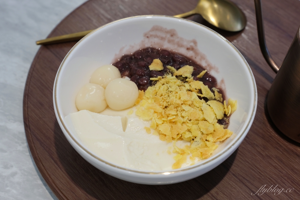 嘉義西區｜壺豆花．像甜點店一樣美的豆花店，IG網美熱門打卡景點 @飛天璇的口袋