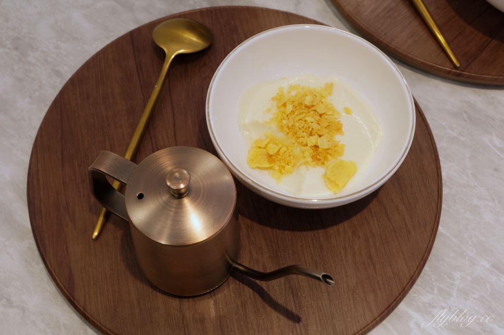 嘉義西區｜壺豆花．像甜點店一樣美的豆花店，IG網美熱門打卡景點 @飛天璇的口袋