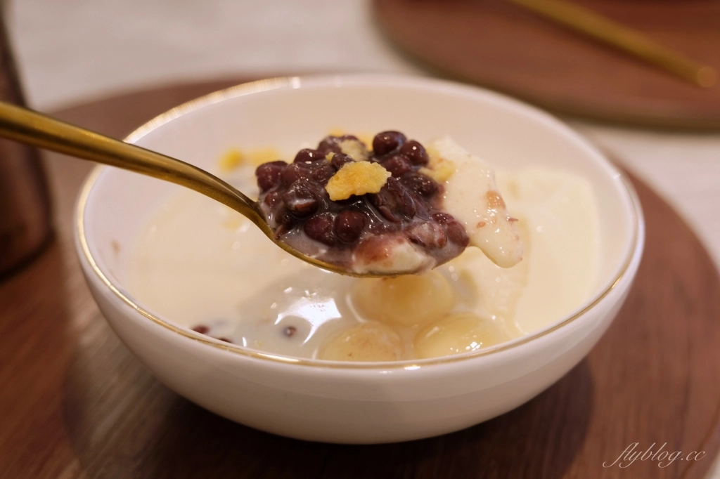 嘉義西區｜壺豆花．像甜點店一樣美的豆花店，IG網美熱門打卡景點 @飛天璇的口袋