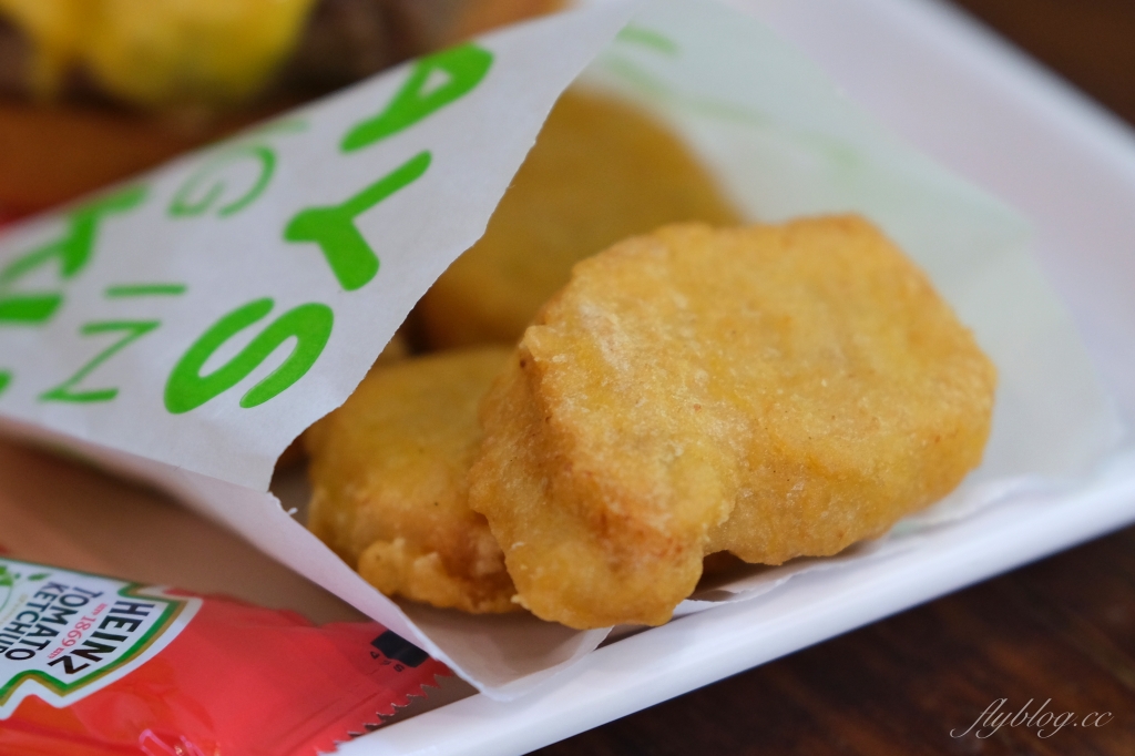 嘉義西區｜樂檸漢堡：金庫變酒窖穿短褲享優惠，最美的嘉義中山市府門市 @飛天璇的口袋