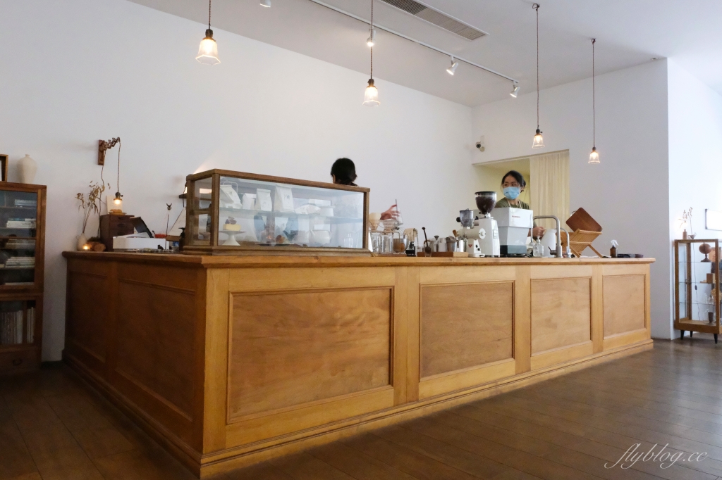 【嘉義西區】霜空咖啡，嘉義空靈系霜空咖啡甜點店，充滿日系復古簡約氛圍 @飛天璇的口袋