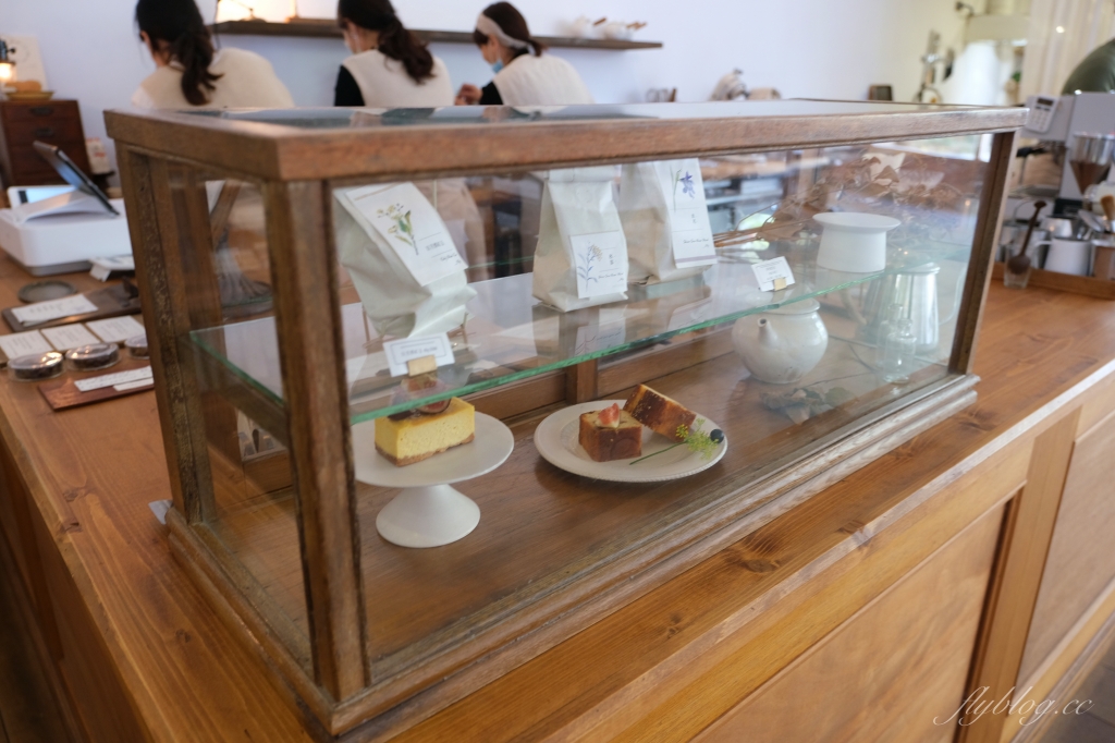 【嘉義西區】霜空咖啡，嘉義空靈系霜空咖啡甜點店，充滿日系復古簡約氛圍 @飛天璇的口袋