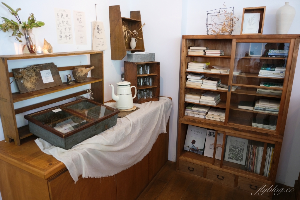 【嘉義西區】霜空咖啡，嘉義空靈系霜空咖啡甜點店，充滿日系復古簡約氛圍 @飛天璇的口袋