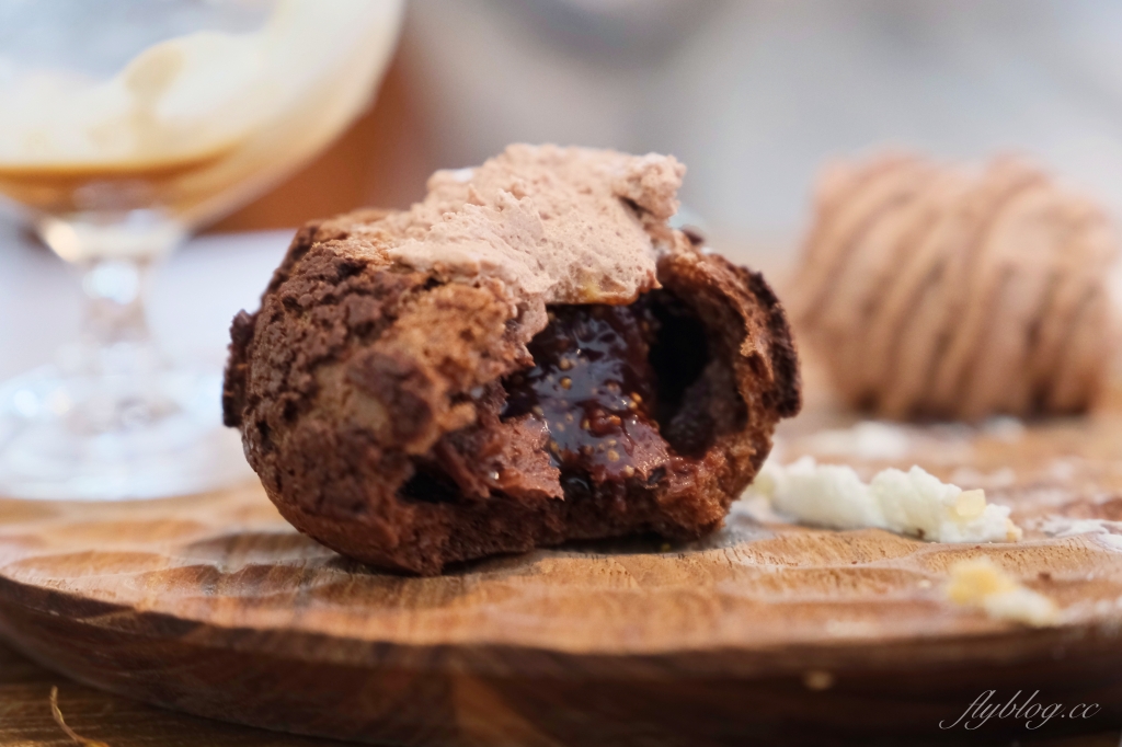 【嘉義西區】霜空咖啡，嘉義空靈系霜空咖啡甜點店，充滿日系復古簡約氛圍 @飛天璇的口袋