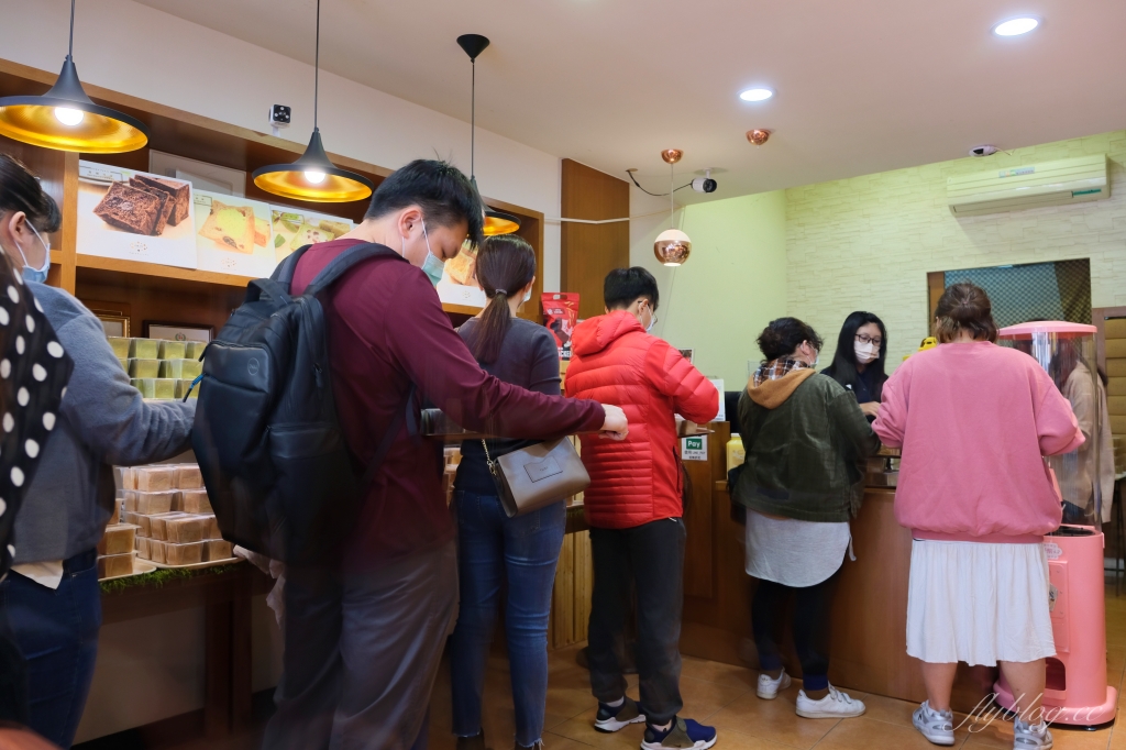 嘉義東區｜嘉義方塊．開門營業不到2小時就完售，每天都有不同的口味 @飛天璇的口袋