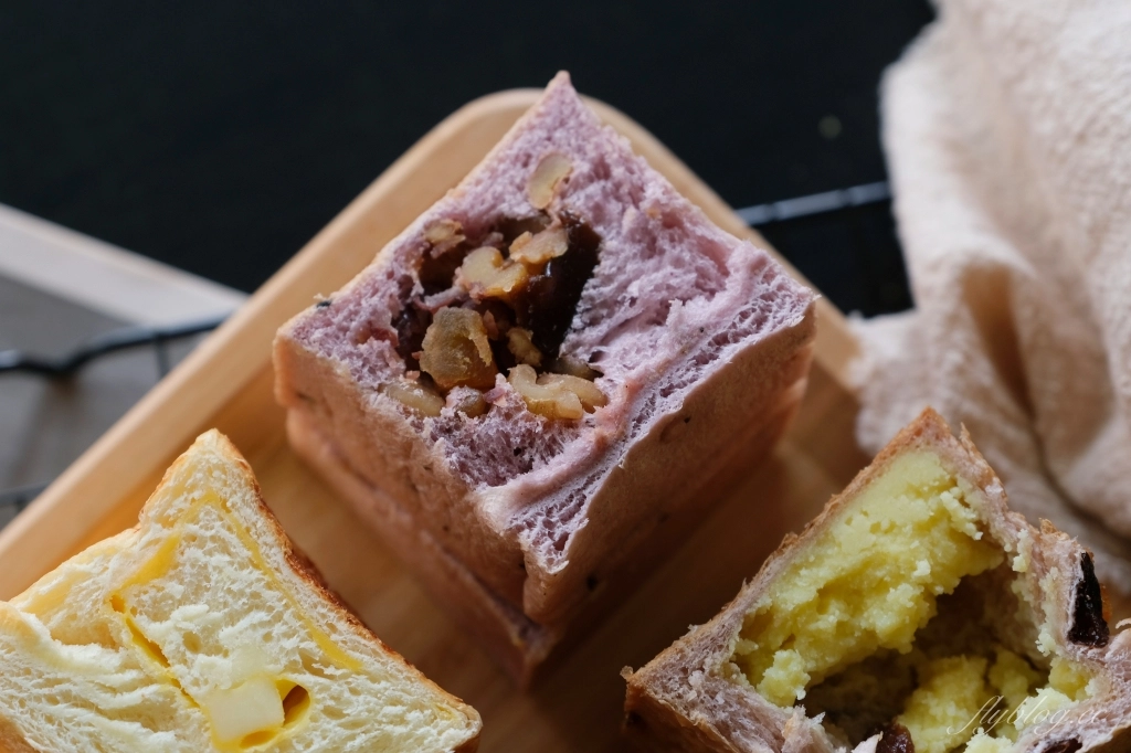 嘉義東區｜嘉義方塊．開門營業不到2小時就完售，每天都有不同的口味 @飛天璇的口袋