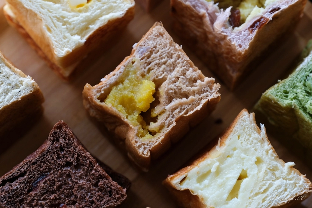 嘉義東區｜嘉義方塊．開門營業不到2小時就完售，每天都有不同的口味 @飛天璇的口袋