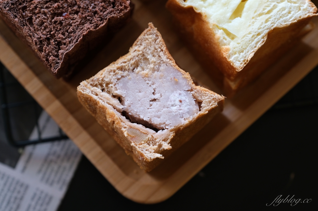 嘉義東區｜嘉義方塊．開門營業不到2小時就完售，每天都有不同的口味 @飛天璇的口袋