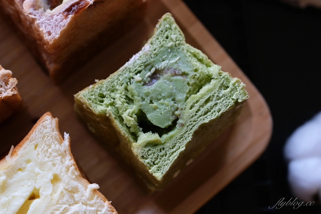 嘉義東區｜嘉義方塊．開門營業不到2小時就完售，每天都有不同的口味 @飛天璇的口袋