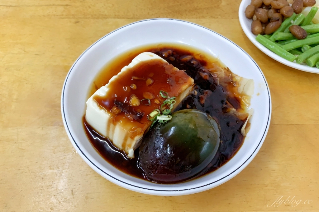 台中北屯｜老向的店．北平路最超人氣麵食店，必吃清蒸鴨腿麵開門就完售 @飛天璇的口袋