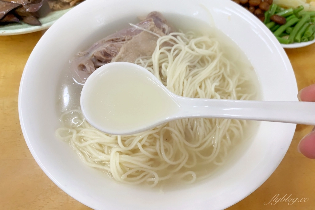 台中北屯｜老向的店．北平路最超人氣麵食店，必吃清蒸鴨腿麵開門就完售 @飛天璇的口袋