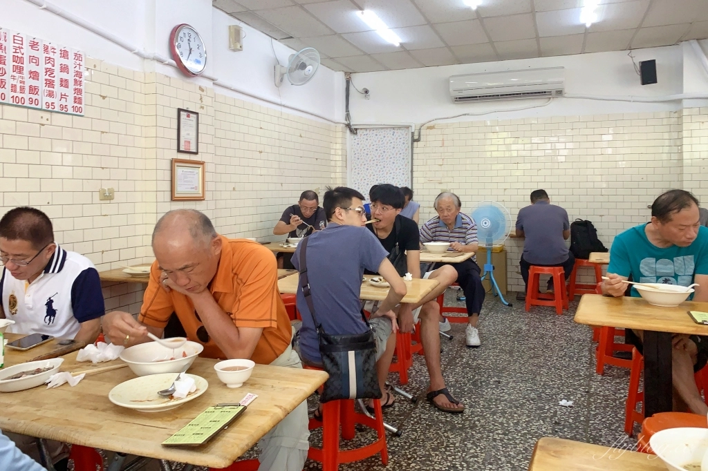 台中北屯｜老向的店．北平路最超人氣麵食店，必吃清蒸鴨腿麵開門就完售 @飛天璇的口袋