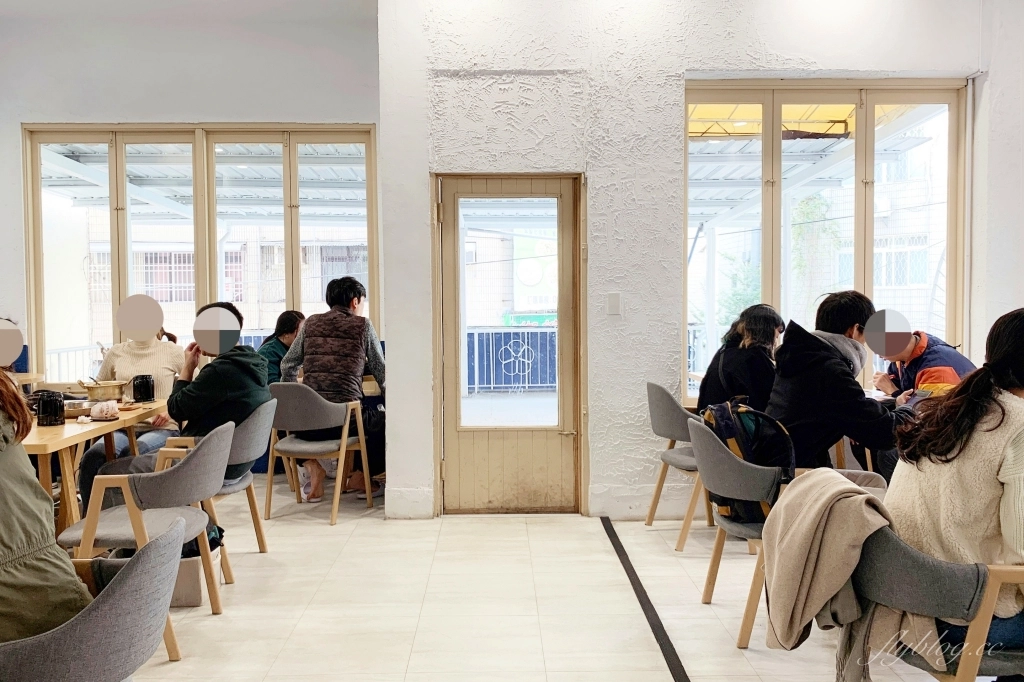 懂滋咚吃韓風早午餐｜充滿韓風的漂亮簡約，中國醫藥大學商圈美食 @飛天璇的口袋