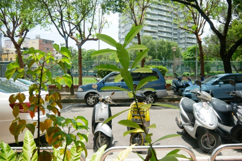找晨手作輕食料理｜座落於兒童公園旁的早午餐店，座擁窗前大片綠地美景 @飛天璇的口袋