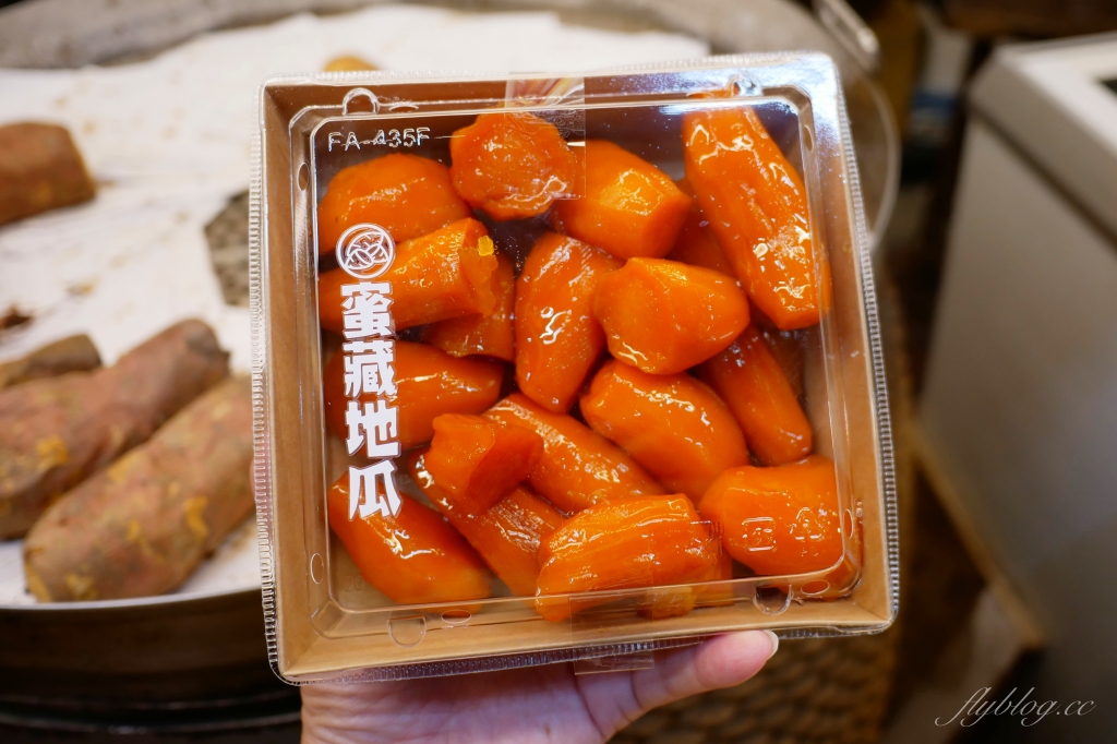 台中中區｜蜜藏地瓜，台中第二市場人氣美食，懷念的古早味小吃蜜地瓜 @飛天璇的口袋