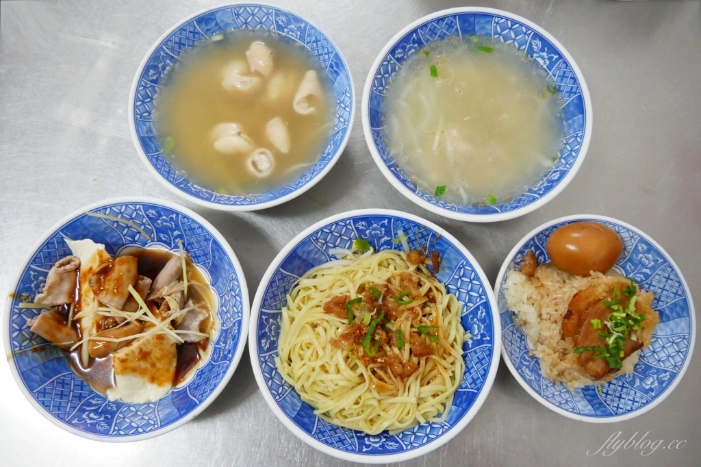 台中清水｜榮米糕，網友推薦清水在地人都吃這間，早起的鳥兒才吃得到 @飛天璇的口袋