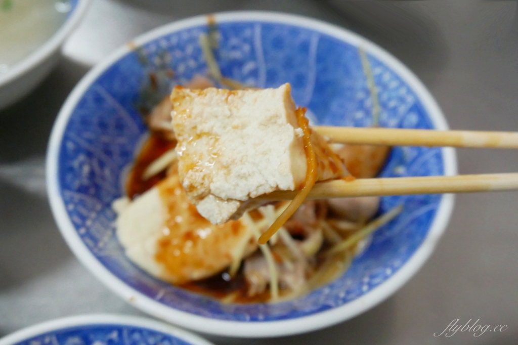 台中清水｜榮米糕，網友推薦清水在地人都吃這間，早起的鳥兒才吃得到 @飛天璇的口袋