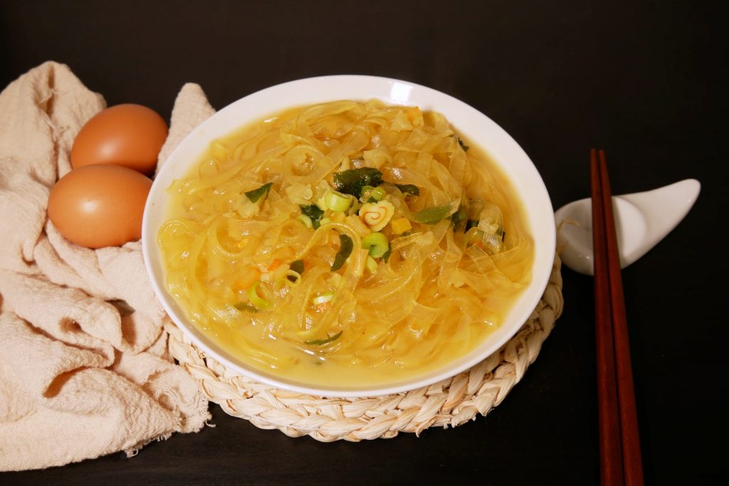 【食譜分享】龍口食品：70年老字號龍口粉絲，從小到大的好朋友，春雨坊X總舖師新上市 @飛天璇的口袋